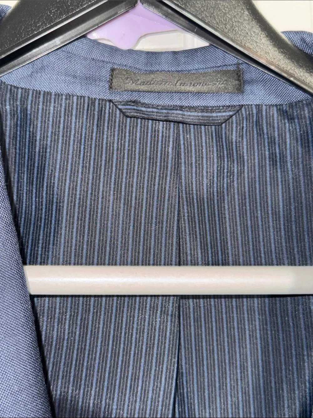 Calvin Klein Men's Navy Suit Jacket and Pant Set - Slim Fit. VEUC